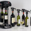 Distributeur de vin au verre Wine fit en situation avec des bouteilles de vins autour